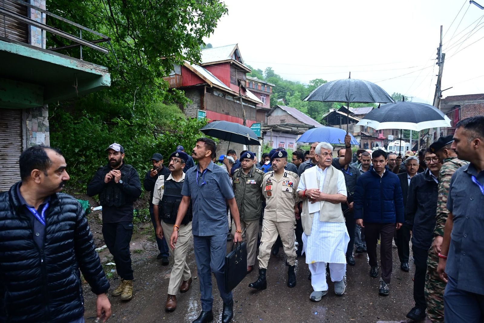 J&K LG visits troops